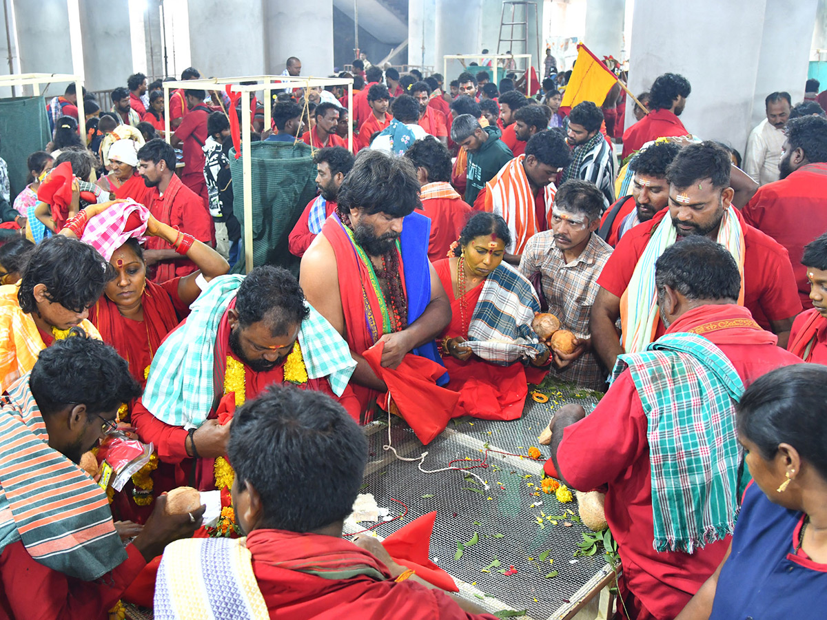 Bhavani Deeksha Viramanalu Started At Vijayawada Photos9