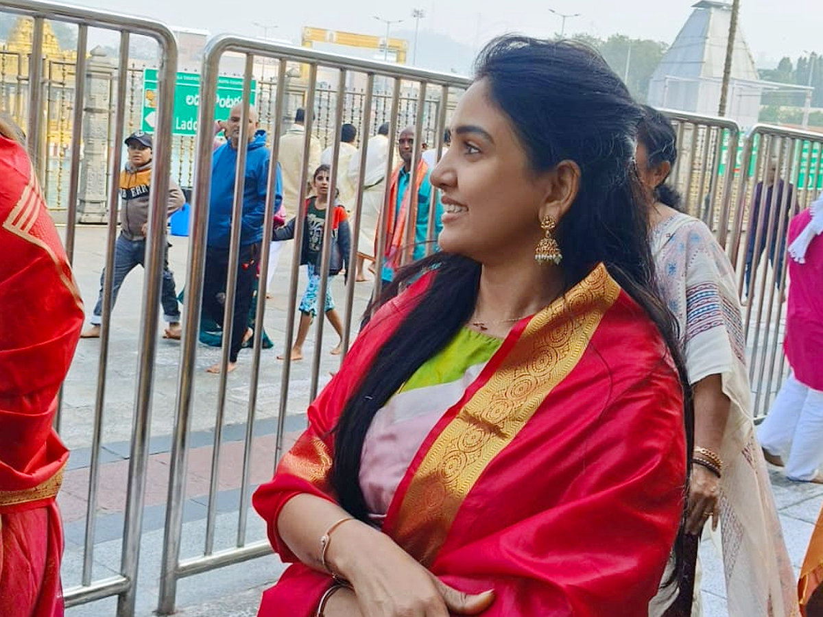 Film celebrities visit Lord Venkateswara Tirumala Photos10