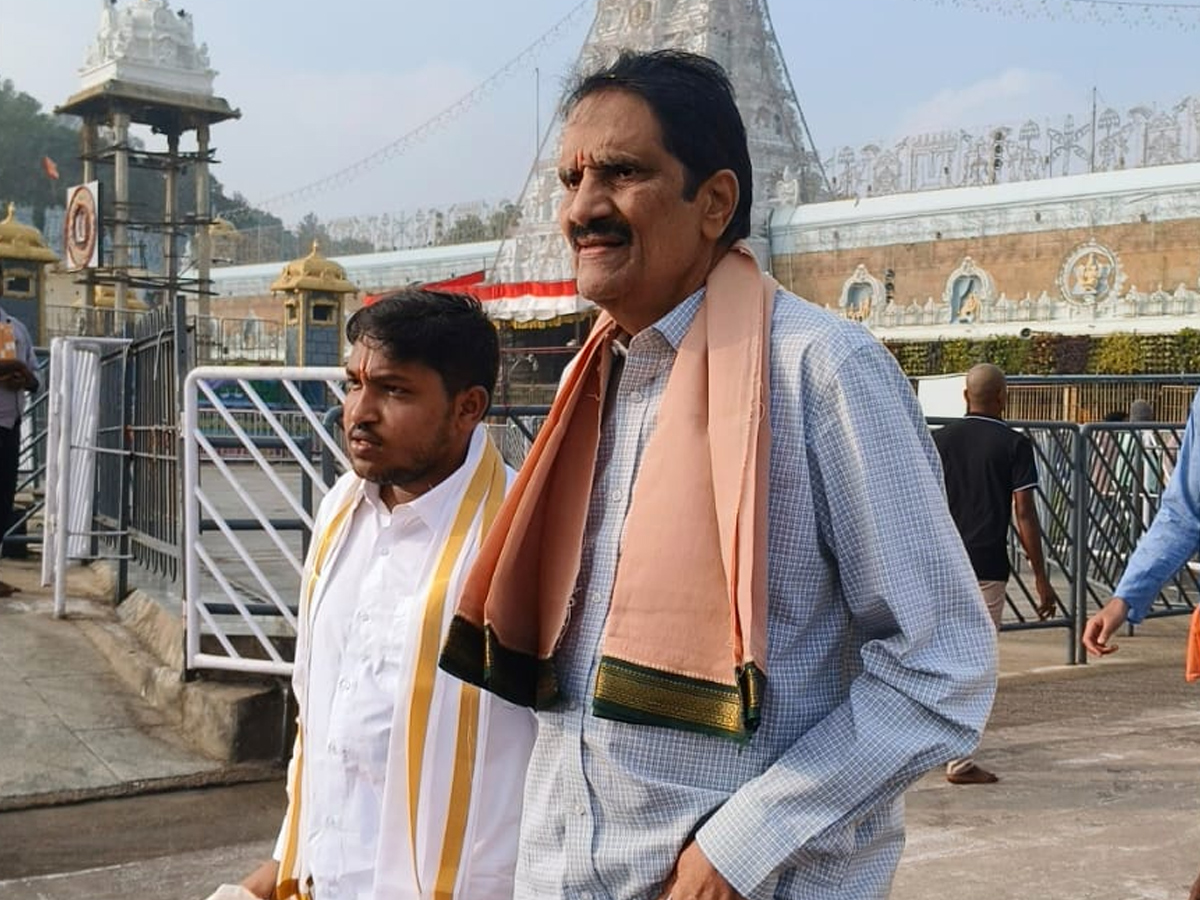 Film celebrities visit Lord Venkateswara Tirumala Photos18