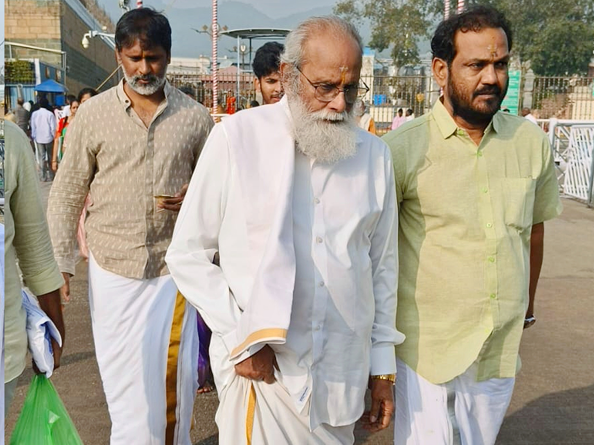 Film celebrities visit Lord Venkateswara Tirumala Photos11