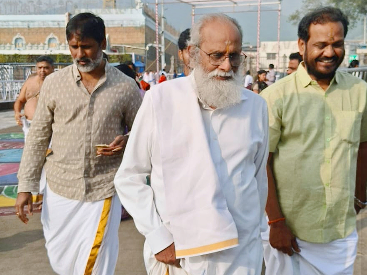 Film celebrities visit Lord Venkateswara Tirumala Photos14