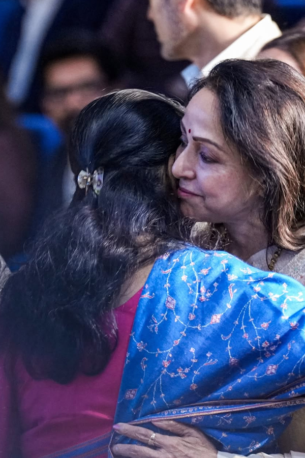 Hema Malini Hosts prayer meet for Dharmendra In Delhi Photos4