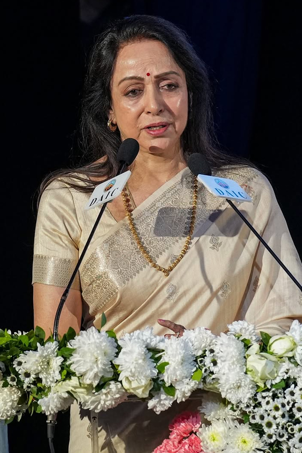 Hema Malini Hosts prayer meet for Dharmendra In Delhi Photos8