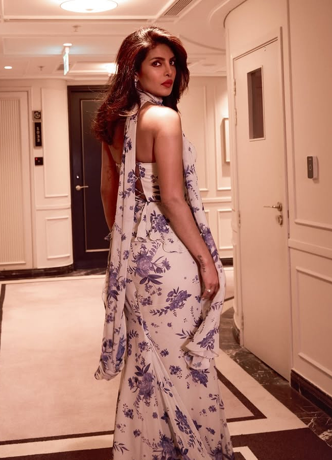 'Varanasi' movie fame Priyanka Chopra's stunning look (Photos)7