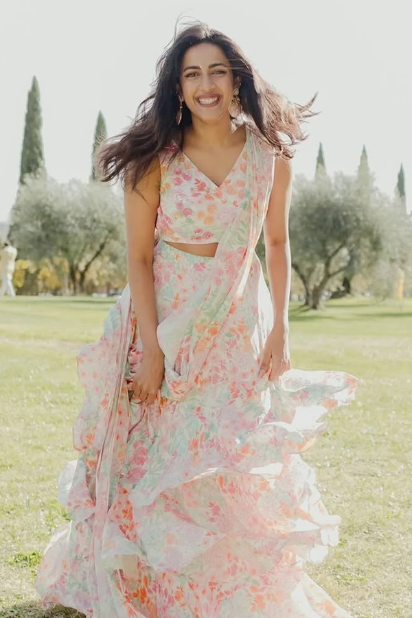 Telugu Actress Niharika konidela looks absolutely stunning In these latest pictures2