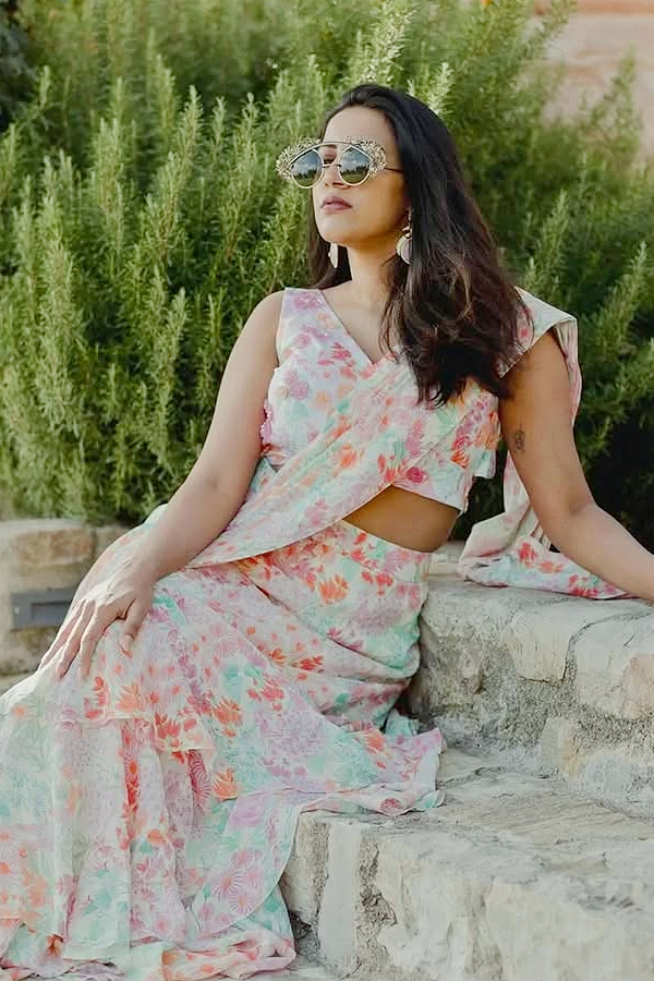 Telugu Actress Niharika konidela looks absolutely stunning In these latest pictures8