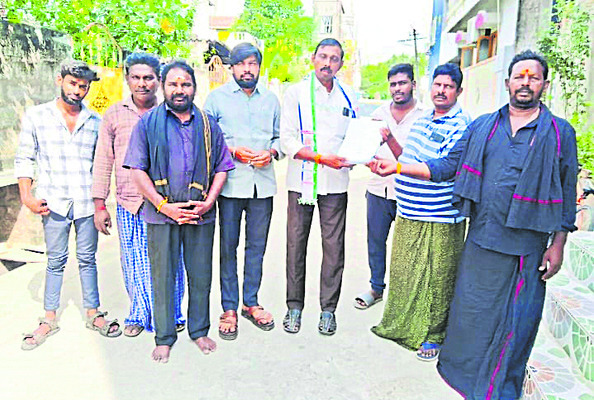 ప్రైవేటుపై పోరు.. సంతకాల జోరు ! 
2