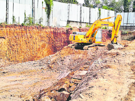 అక్రమ మైనింగ్‌పై1