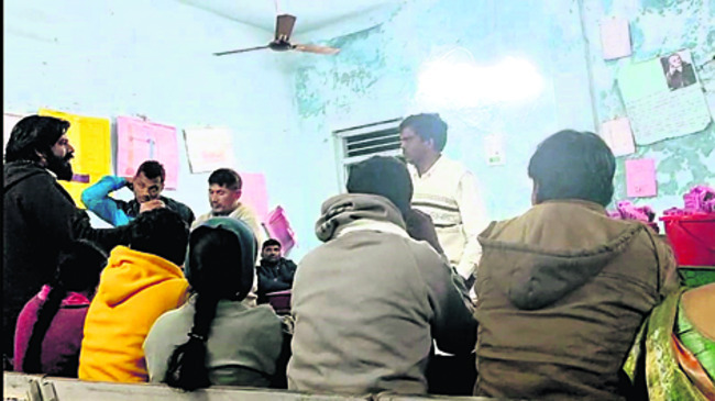 ● సత్తా చాటిన కాంగ్రెస్‌ మద్దతుదారులు ● కెరమెరిలో బీఆర్2