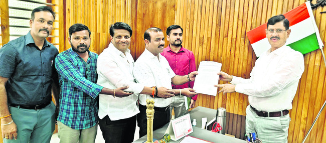 వ్యాపారుల మధ్య సఖ్యత అవసరం 2