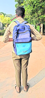 స్కూల్‌ బ్యాగ్‌.. లేదు బాగు 1
