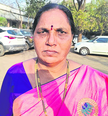 ● తల్లి సర్పంచ్‌గా.. తనయుడు వార్డు సభ్యుడిగా.. 1