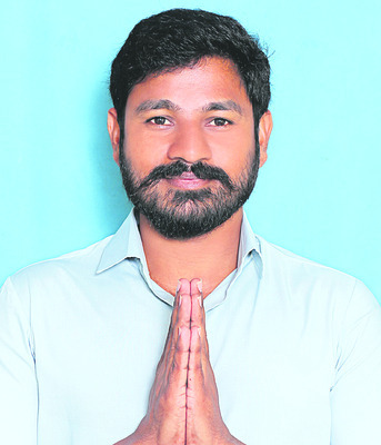 ● తల్లి సర్పంచ్‌గా.. తనయుడు వార్డు సభ్యుడిగా.. 1