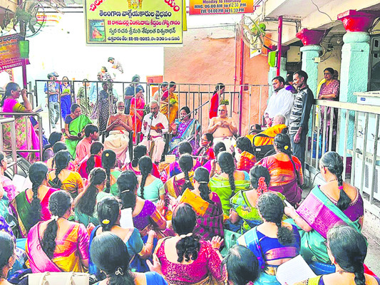 ఎన్నికల నిబంధనలు  పాటించాలి
2