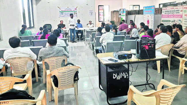 మెరుగైన వైద్య  సేవలందించాలి
2