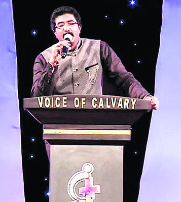 హైకోర్టు జడ్జిని కలసిన కలెక్టర్‌ 1