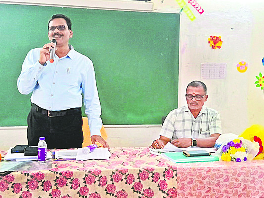 ఫలితాల సాధనలో హెచ్‌ఎంల పాత్ర కీలకం 2