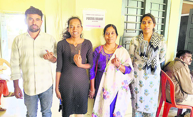 ముందే ఓటేశారు1