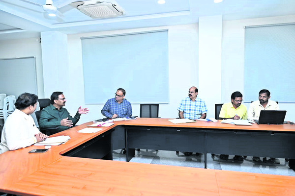 కీలక నేత అరాచకం2