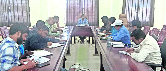 రెండో విడత పోలింగ్‌ సిబ్బంది ర్యాండమైజేషన్‌ 
1