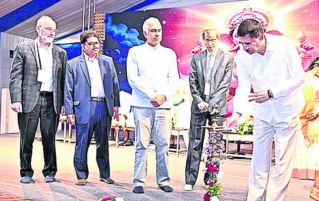 సాంకేతికత అట్టడుగు వర్గాలకు చేరాలి1