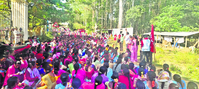 కదం తొక్కిన అంగన్‌వాడీ కార్యకర్తలు 1