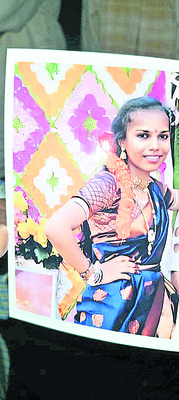 వందేభారత్‌ రైలు ఢీకొని విద్యార్థిని మృతి 1