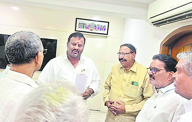 ఫలితాల సాధనలో హెచ్‌ఎంల పాత్ర కీలకం 1