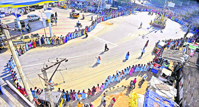 కదంతొక్కిన అంగన్‌వాడీలు 1