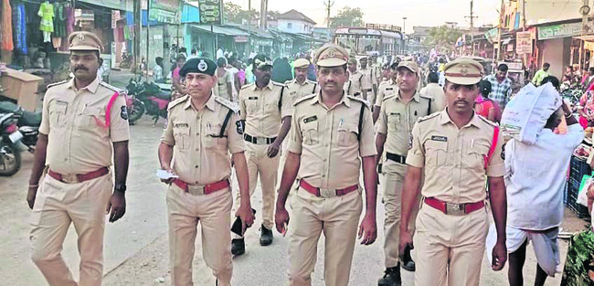 స్వేచ్ఛగా ఓటు హక్కు వినియోగించుకోవాలి  2