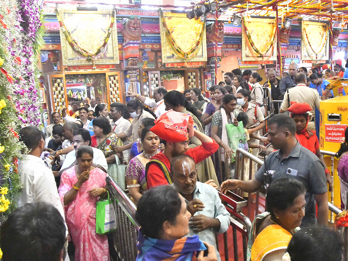 Heavy Rush of Bhavani Deeksha Viraman on Indrakeeladri13