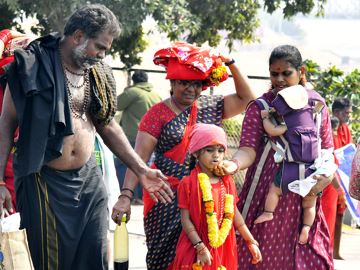 Heavy Rush of Bhavani Deeksha Viraman on Indrakeeladri15