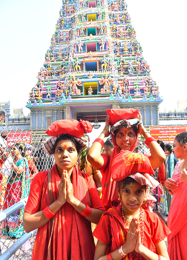 Heavy Rush of Bhavani Deeksha Viraman on Indrakeeladri17