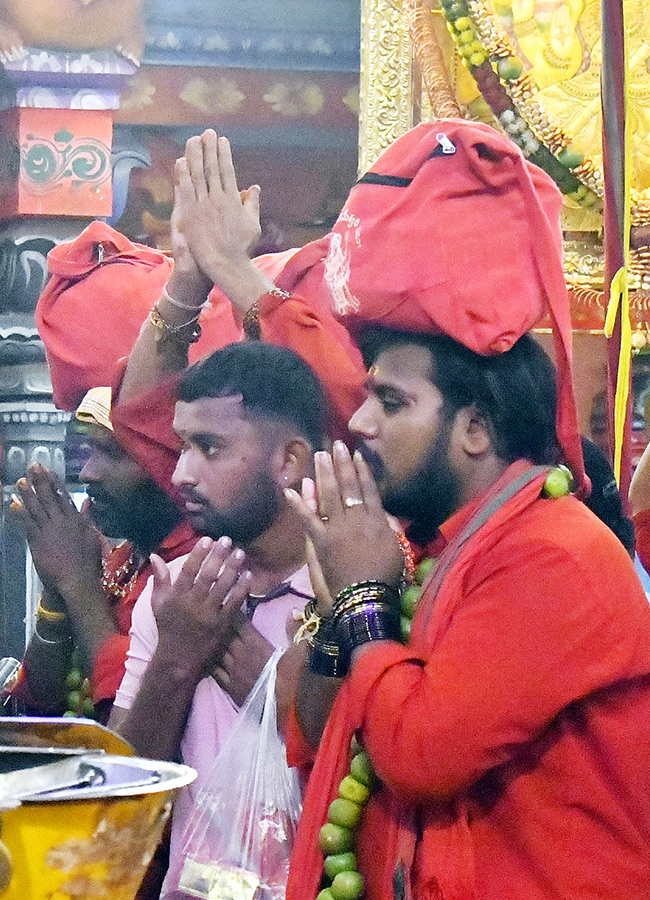 Heavy Rush of Bhavani Deeksha Viraman on Indrakeeladri18