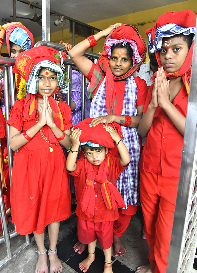 Heavy Rush of Bhavani Deeksha Viraman on Indrakeeladri21