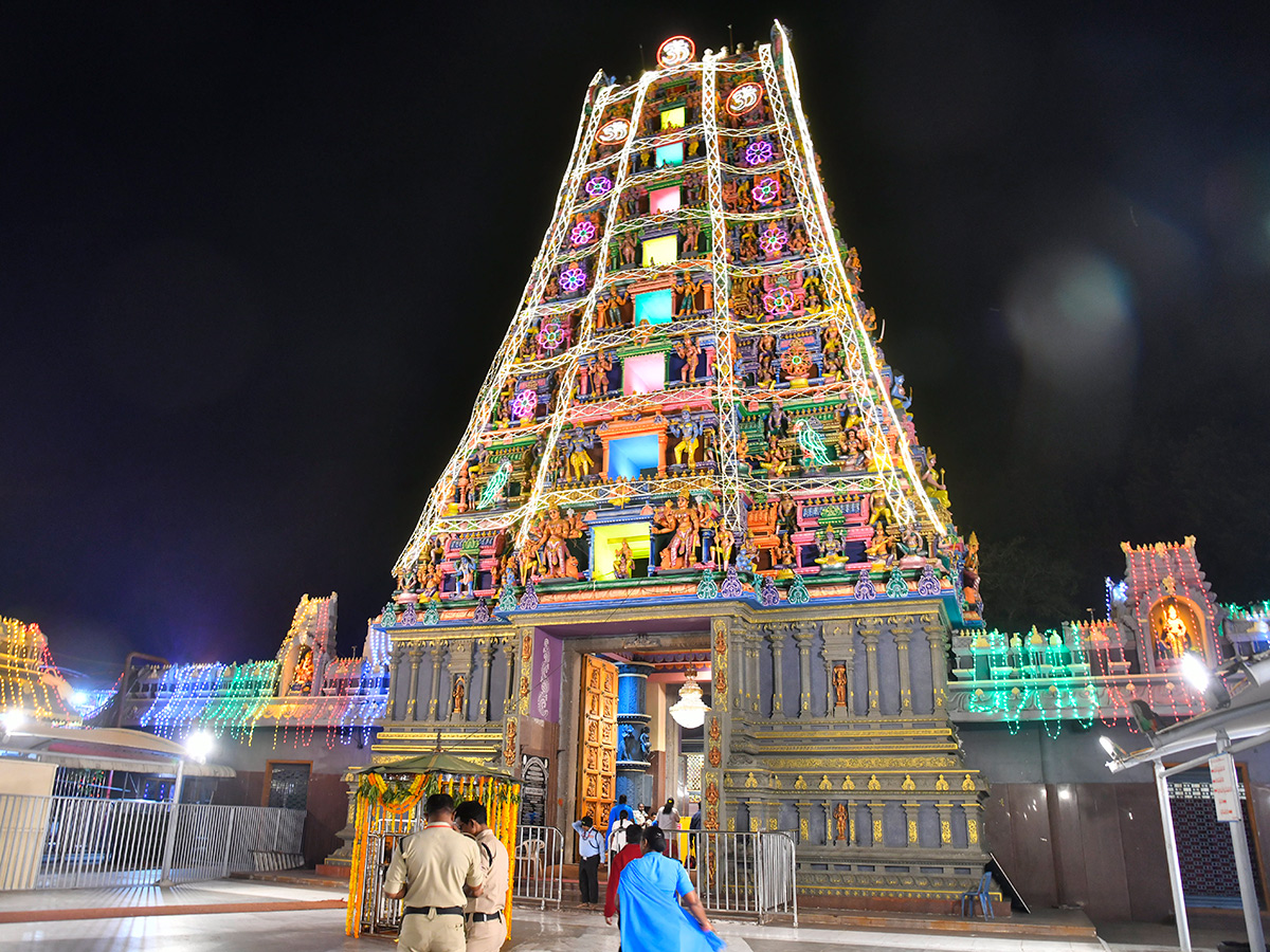 Heavy Rush of Bhavani Deeksha Viraman on Indrakeeladri3