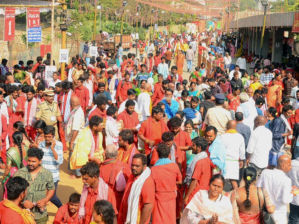 Heavy Rush of Bhavani Deeksha Viraman on Indrakeeladri7