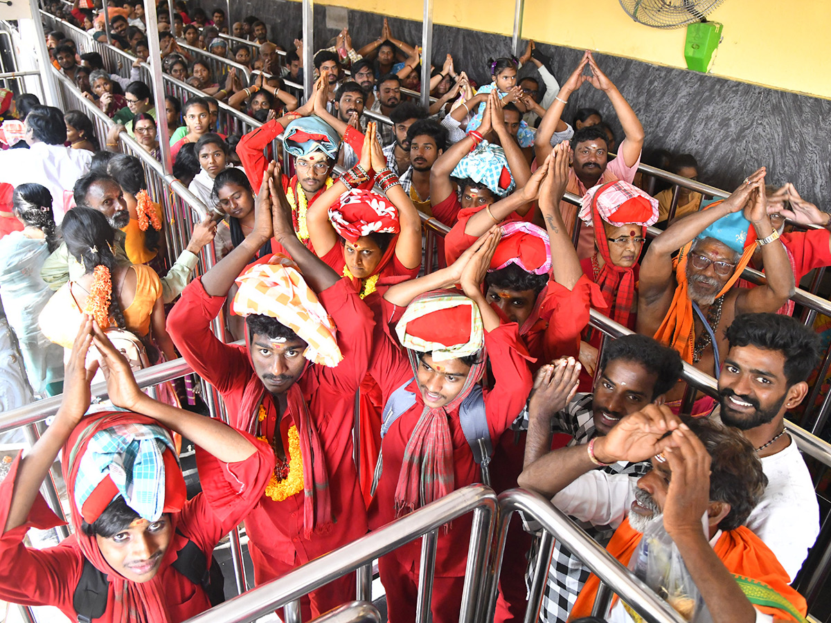 Heavy Rush of Bhavani Deeksha Viraman on Indrakeeladri9