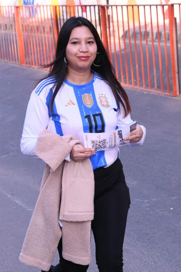 Lionel Messi Connects with Hyderabad Stadium Fans Photos7