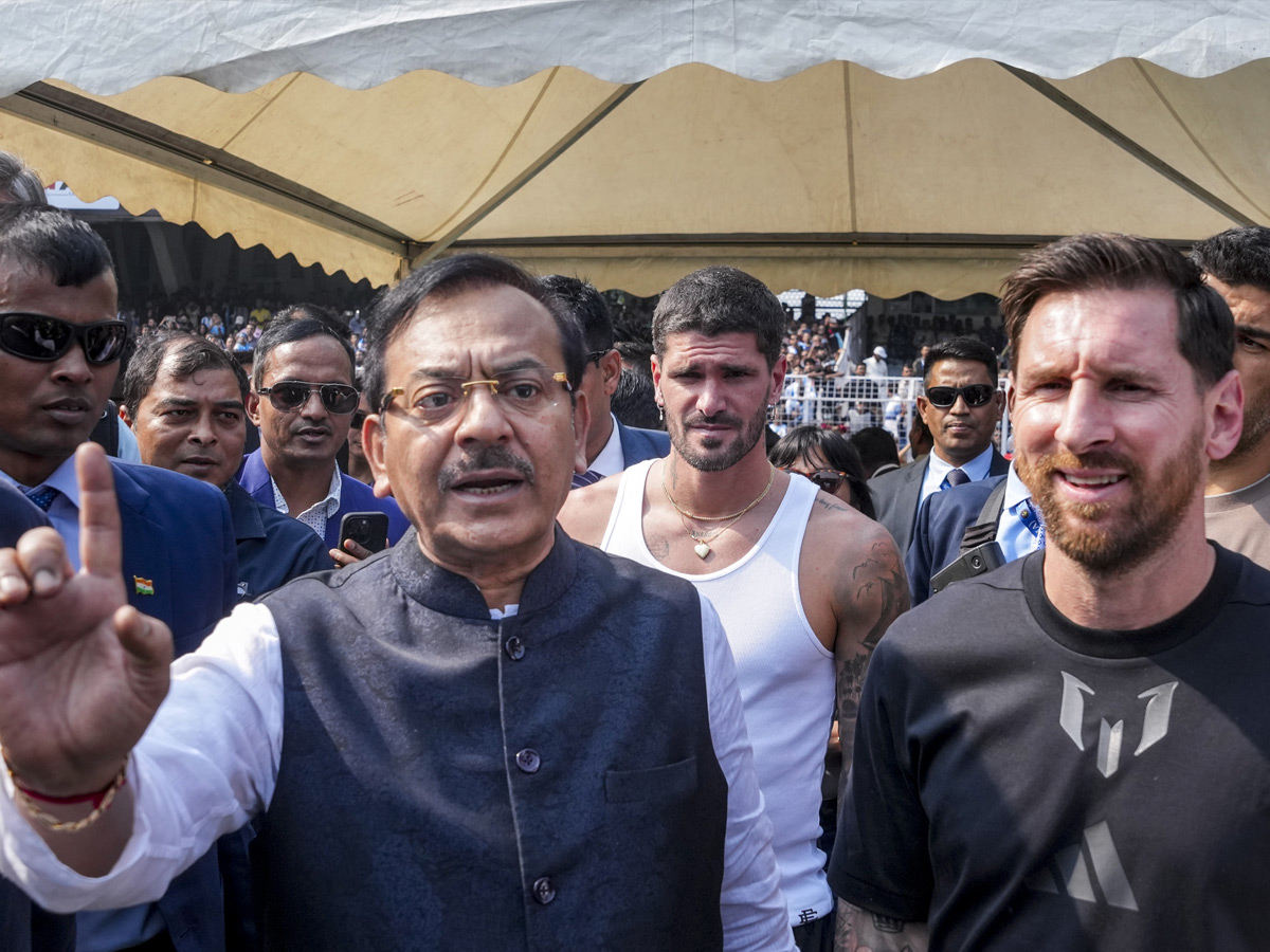 Lionel Messi India tour starts in chaos As angry fans throw seats in stadium Photos4