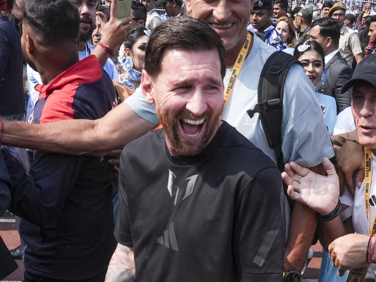 Lionel Messi India tour starts in chaos As angry fans throw seats in stadium Photos10