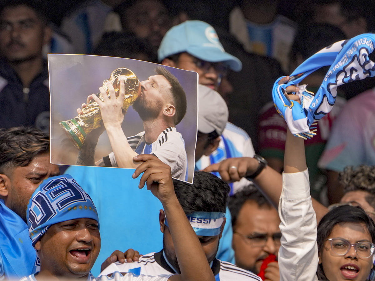 Lionel Messi India tour starts in chaos As angry fans throw seats in stadium Photos16