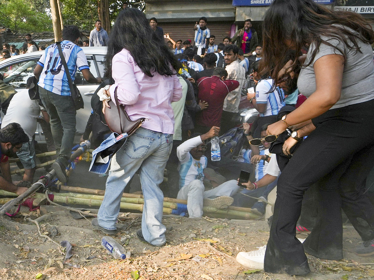 Lionel Messi India tour starts in chaos As angry fans throw seats in stadium Photos24