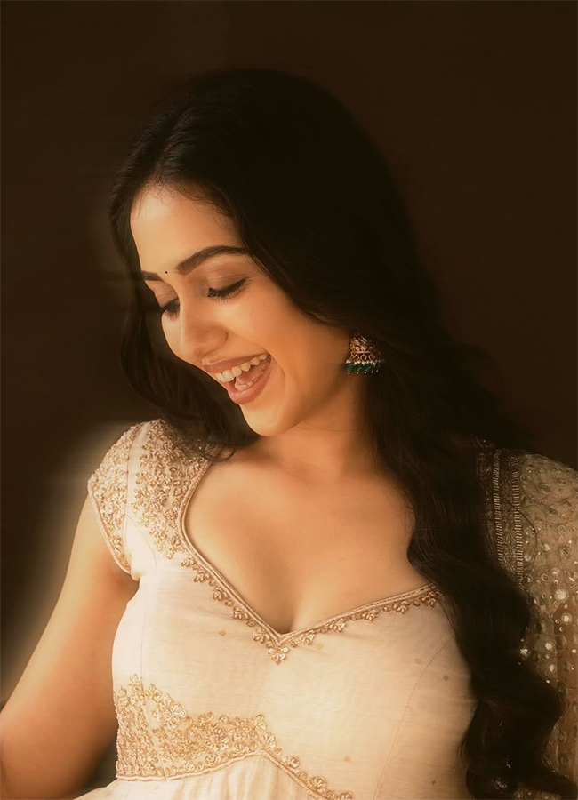 Mowgli 2025 Movie Actress Sakshi Mhadolkar HD Photos4