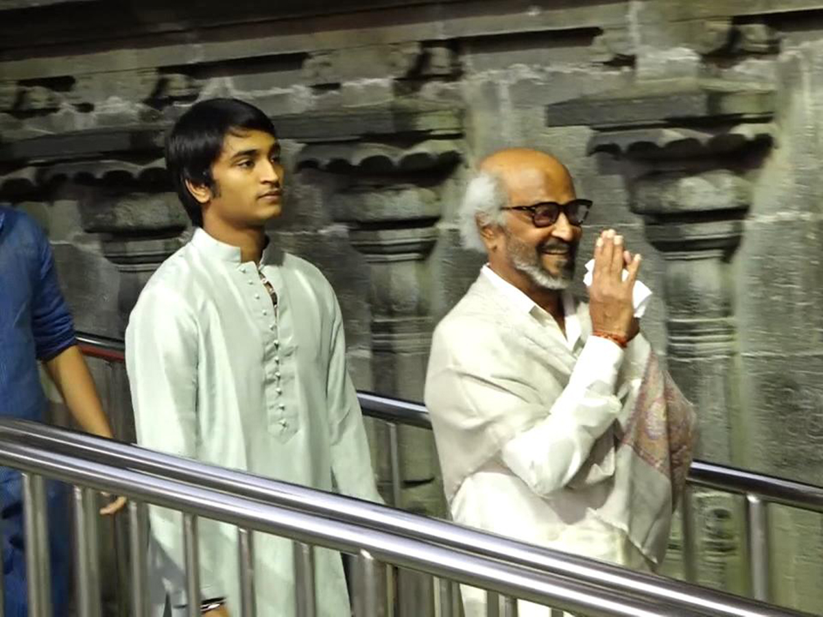Rajinikanth Visits Tirumala Along With His Family Photos7