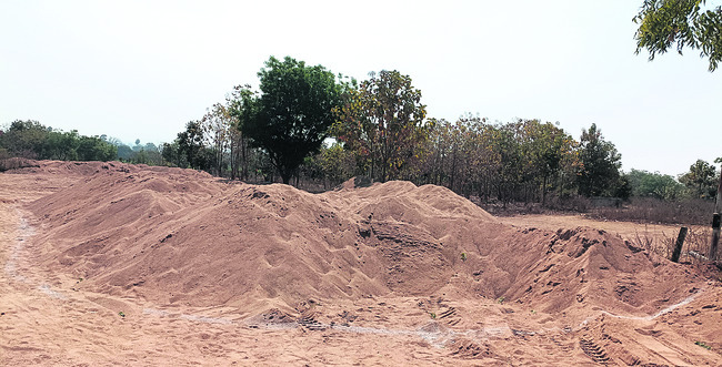 కీలక నేత అరాచకం1