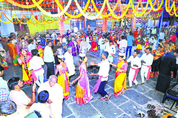 దేదీప్యమానం.. దేవీ వైభవం 1