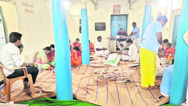 ప్రజల నమ్మకాన్ని  నిలబెట్టాలి 
1