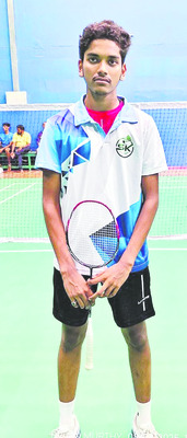 షటిల్‌ బ్యాడ్మింటన్‌లో  ఆదిత్య రామ్‌ ప్రతిభ 1
