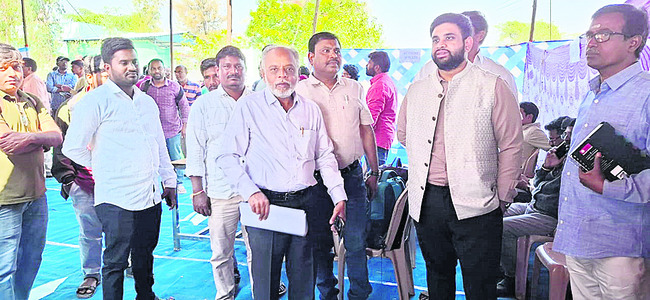 మొదట ఇక్కడే..8